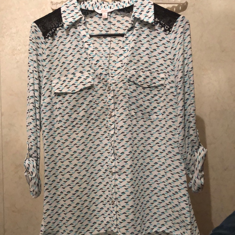 Button down blouse with triangle pattern